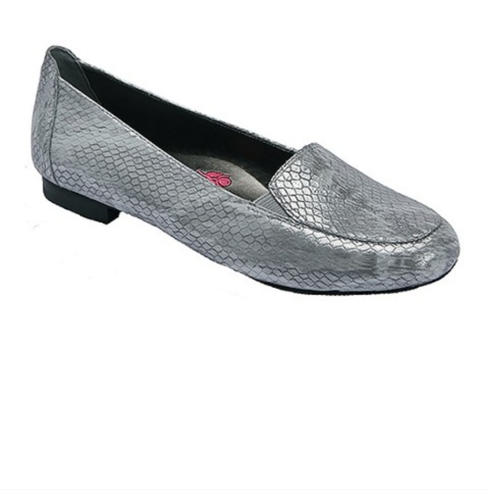 Ros Hommerson Silver Regan Leather Loafer - Silver Snake Print Women 9.5N